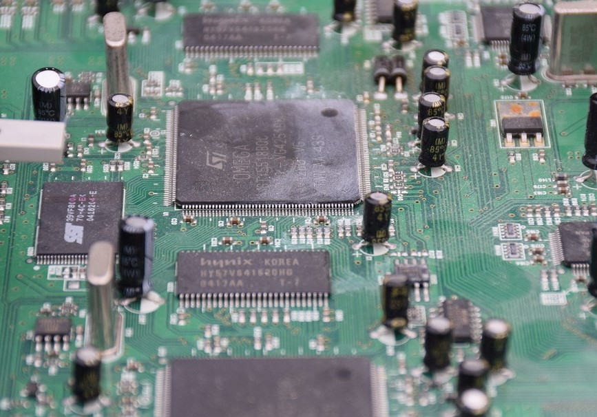 英飛凌代理商告訴你什么情況下需要芯片替代，有什么利與弊呢